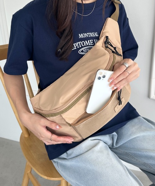 wears(ウェアーズ)の「【ユニセックス】ミディアムサイズボディバッグ(ボディバッグ/ウエストポーチ・レディース・ベージュ/ブラック・FREE)」の22枚目の写真
