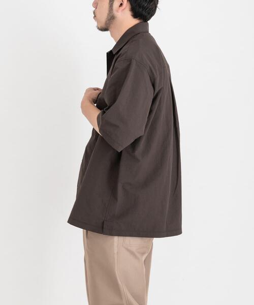 EKAL（エカル）の「『撥水/接触冷感/UR TECH』ナイロンタッサーボックスショートスリーブシャツ（シャツ/ブラウス・メンズ・ネイビー/ブラウン/グレー・MEDIUM/LARGE）」の10枚目の写真