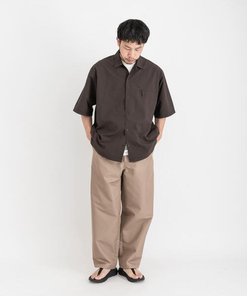 EKAL（エカル）の「『撥水/接触冷感/UR TECH』ナイロンタッサーボックスショートスリーブシャツ（シャツ/ブラウス・メンズ・ネイビー/ブラウン/グレー・MEDIUM/LARGE）」の8枚目の写真