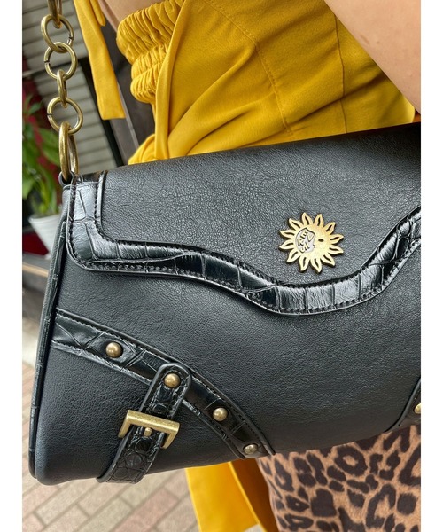 EVRIS(エヴリス)の「スタッズモチーフアニマルハンドBAG(ハンドバッグ・レディース・ブラック/ブルー/ベージュ・FREE)」の4枚目の写真