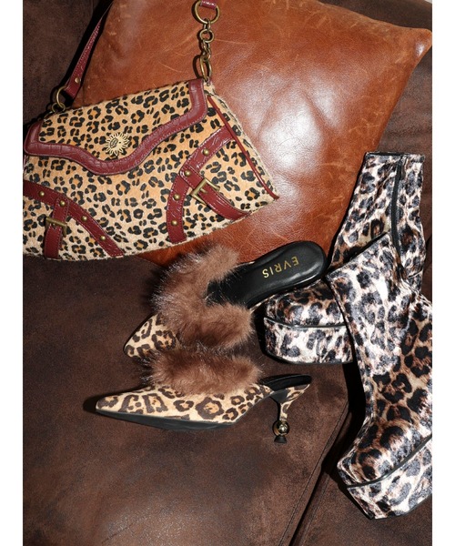 EVRIS(エヴリス)の「スタッズモチーフアニマルハンドBAG(ハンドバッグ・レディース・ブラック/ブルー/ベージュ・FREE)」の12枚目の写真