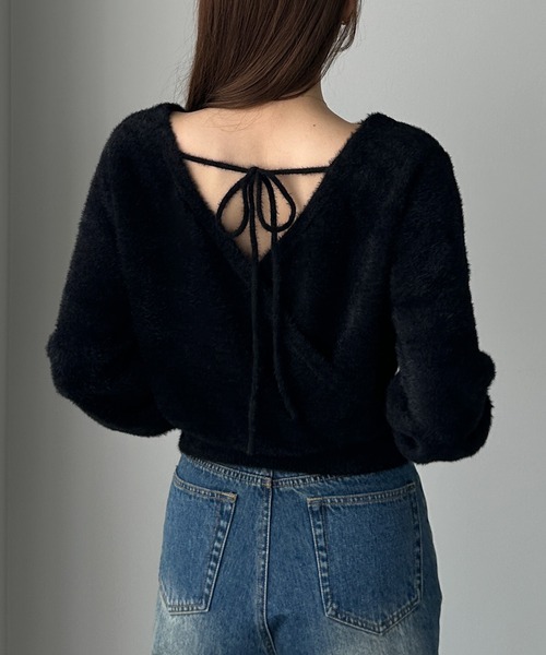 Louere(ルエレ)の「バックオープンニットトップス(ニット/セーター・レディース・アイボリー/ブラック/チャコール・LARGE/MEDIUM)」の2枚目の写真