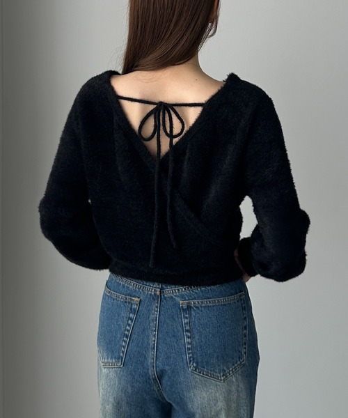 Louere(ルエレ)の「バックオープンニットトップス(ニット/セーター・レディース・アイボリー/ブラック/チャコール・LARGE/MEDIUM)」の4枚目の写真
