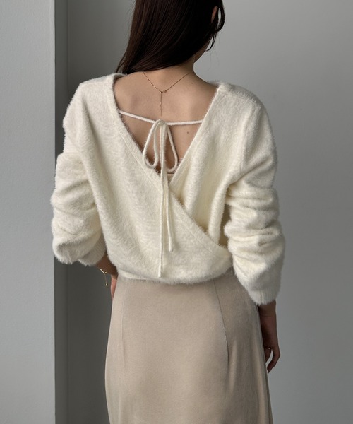 Louere(ルエレ)の「バックオープンニットトップス(ニット/セーター・レディース・アイボリー/ブラック/チャコール・LARGE/MEDIUM)」の10枚目の写真