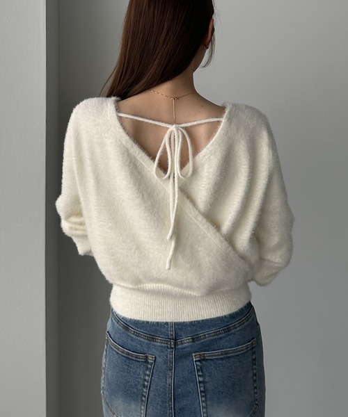 Louere(ルエレ)の「バックオープンニットトップス(ニット/セーター・レディース・アイボリー/ブラック/チャコール・LARGE/MEDIUM)」の15枚目の写真