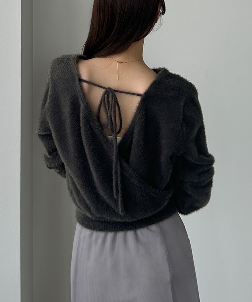 Louere(ルエレ)の「バックオープンニットトップス(ニット/セーター・レディース・アイボリー/ブラック/チャコール・LARGE/MEDIUM)」の18枚目の写真