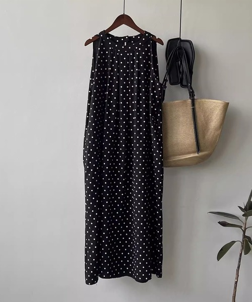 LAFFMO（ラフモ）の「ドットフレアノースリーブワンピース（ワンピース・レディース・ブラック/ベージュ・XL/L/M）」の14枚目の写真