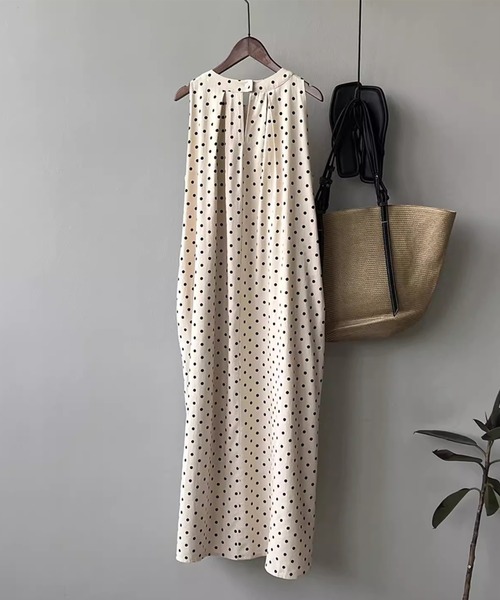 LAFFMO（ラフモ）の「ドットフレアノースリーブワンピース（ワンピース・レディース・ブラック/ベージュ・XL/L/M）」の17枚目の写真