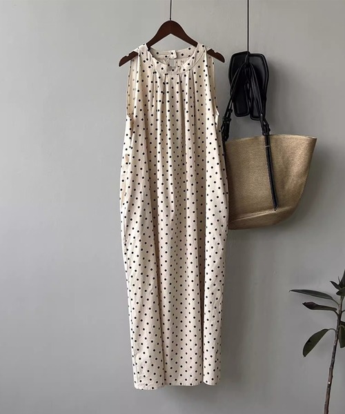 LAFFMO（ラフモ）の「ドットフレアノースリーブワンピース（ワンピース・レディース・ブラック/ベージュ・XL/L/M）」の15枚目の写真