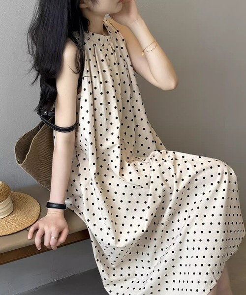 LAFFMO（ラフモ）の「ドットフレアノースリーブワンピース（ワンピース・レディース・ブラック/ベージュ・XL/L/M）」の3枚目の写真