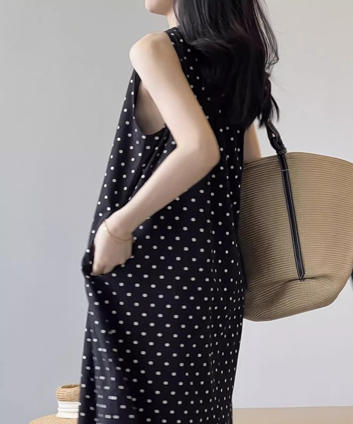 LAFFMO（ラフモ）の「ドットフレアノースリーブワンピース（ワンピース・レディース・ブラック/ベージュ・XL/L/M）」の10枚目の写真