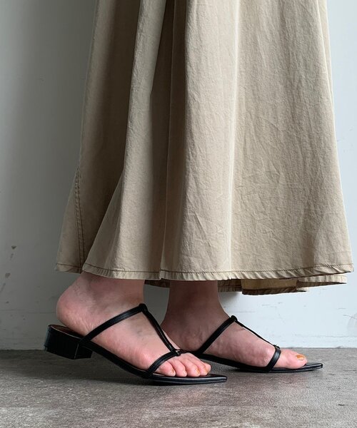 DouDou（ドゥドゥ）の「Tストラップサンダル（サンダル・レディース・ブラック/シルバー・SMALL/MEDIUM/LARGE）」の12枚目の写真