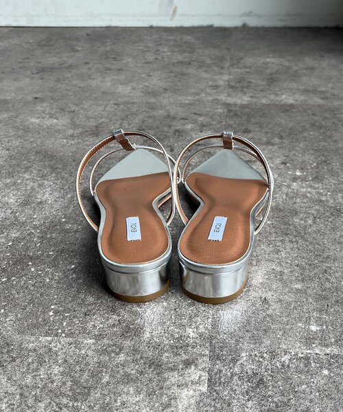 DouDou（ドゥドゥ）の「Tストラップサンダル（サンダル・レディース・ブラック/シルバー・SMALL/MEDIUM/LARGE）」の3枚目の写真