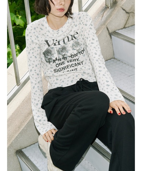 jouetie(ジュエティ)の「グランジワッフルロンT 花柄(Tシャツ/カットソー・レディース・ブラック/オフホワイト/カーキ・MEDIUM)」の2枚目の写真