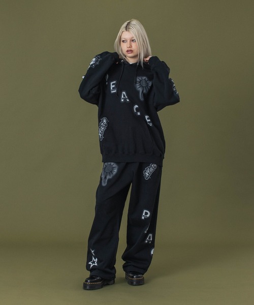 XLARGE(エクストララージ)の「AIRBRUSH SWEAT PANTS(スウェットパンツ・メンズ・ブラック/アッシュ・S/M/L/XL)」の14枚目の写真