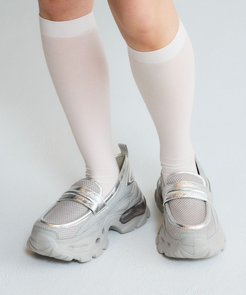 JEANASIS（ジーナシス）の「【抗菌防臭テープ付き】キリカエボリュームローファー/573242（ローファー・レディース・ブラック/ブラウン系その他/ブラック系その他/シルバー系その他・MEDIUM/LARGE）」の4枚目の写真