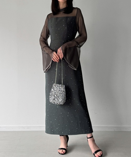 JUNOAH（ジュノア）の「ベルスリーブキラキラタイトドレス