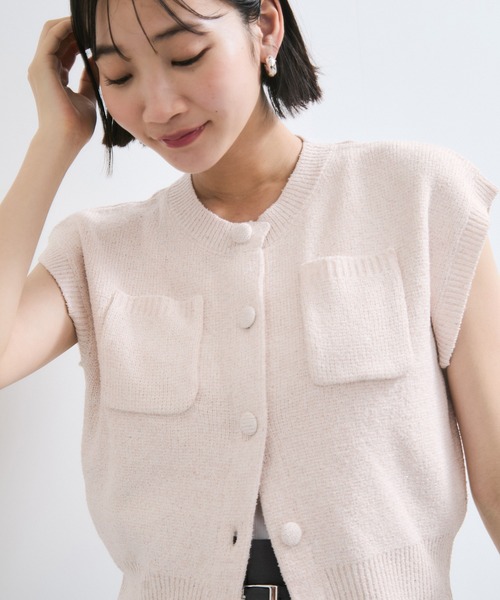 VIS（ビス）の「くるみ釦ニットトップスカーデ/洗える（カーディガン/ボレロ・レディース・オフホワイト/ピンク/ブラック系その他・FREE）」の2枚目の写真