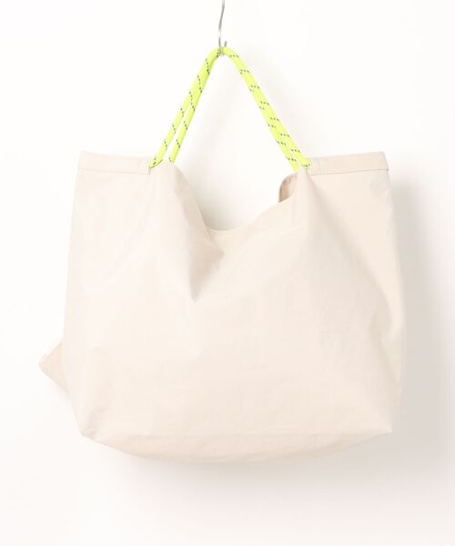 Q（キュー）の「ナイロンパッカブルトート（トートバッグ・レディース・スモークピンク/アイボリー/グレー・ONE SIZE）」の8枚目の写真