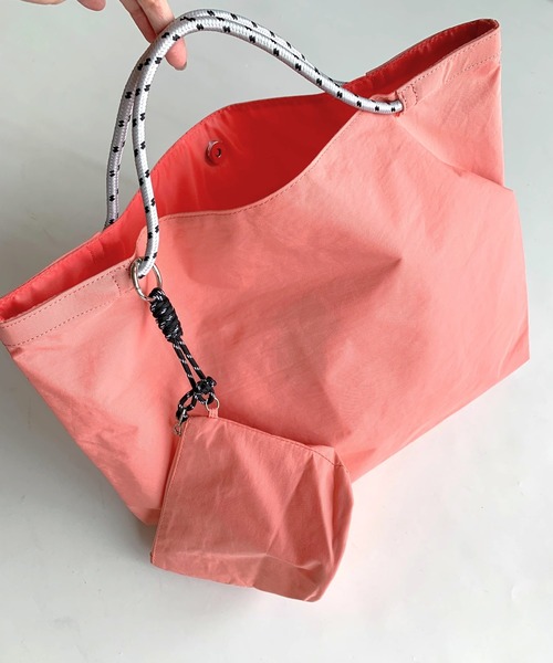 Q（キュー）の「ナイロンパッカブルトート（トートバッグ・レディース・スモークピンク/アイボリー/グレー・ONE SIZE）」の14枚目の写真