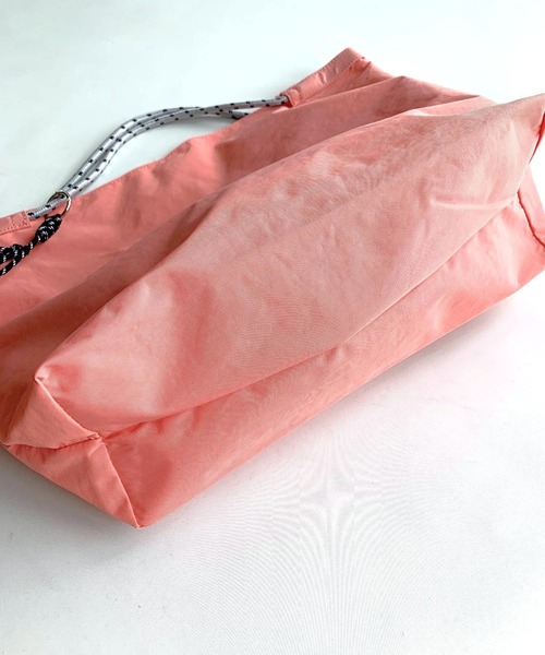 Q（キュー）の「ナイロンパッカブルトート（トートバッグ・レディース・スモークピンク/アイボリー/グレー・ONE SIZE）」の19枚目の写真