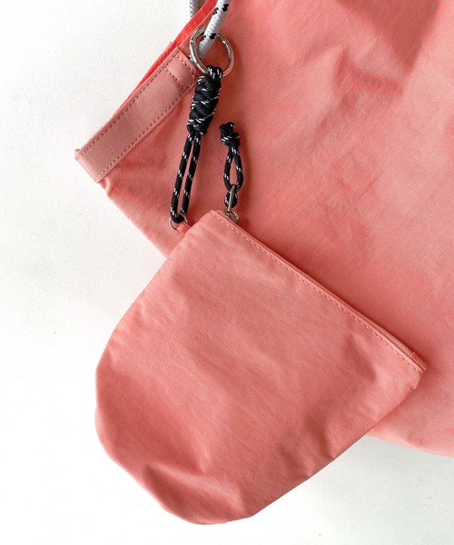 Q（キュー）の「ナイロンパッカブルトート（トートバッグ・レディース・スモークピンク/アイボリー/グレー・ONE SIZE）」の20枚目の写真