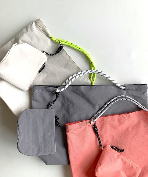 Q（キュー）の「ナイロンパッカブルトート（トートバッグ・レディース・スモークピンク/アイボリー/グレー・ONE SIZE）」の22枚目の写真