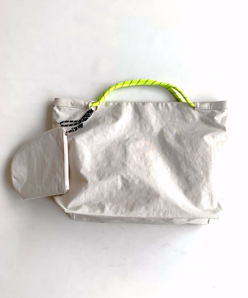 Q（キュー）の「ナイロンパッカブルトート（トートバッグ・レディース・スモークピンク/アイボリー/グレー・ONE SIZE）」の13枚目の写真