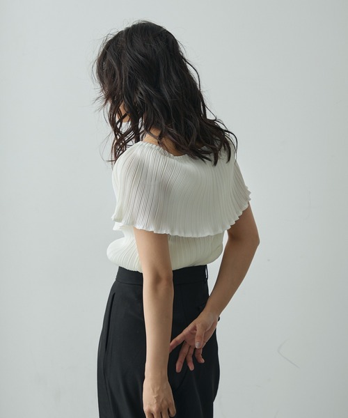 Lunea（ルネア）の「3wayオフショルプリーツメロウトップス（シャツ/ブラウス・レディース・アイボリー/ブラック/ベージュ・FREE）」の21枚目の写真