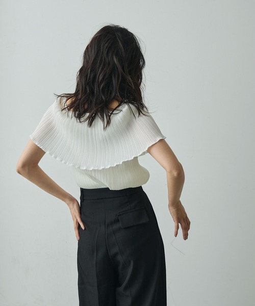 Lunea（ルネア）の「3wayオフショルプリーツメロウトップス（シャツ/ブラウス・レディース・アイボリー/ブラック/ベージュ・FREE）」の22枚目の写真
