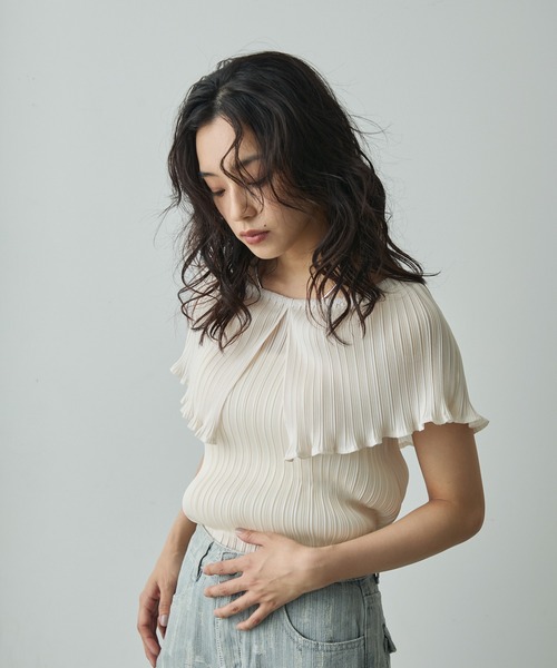 Lunea（ルネア）の「3wayオフショルプリーツメロウトップス（シャツ/ブラウス・レディース・アイボリー/ブラック/ベージュ・FREE）」の20枚目の写真