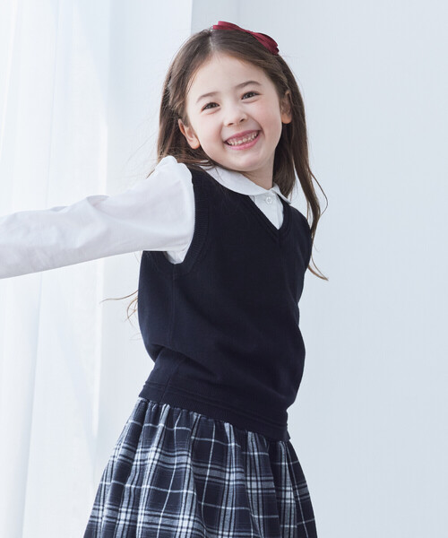 COMME CA ISM（コムサイズム）の「ベーシック ニット ベスト (100-130cm)（ベスト・キッズ・ネイビー/ブラック/グレー・120cm/110cm/130cm/100cm）」の2枚目の写真