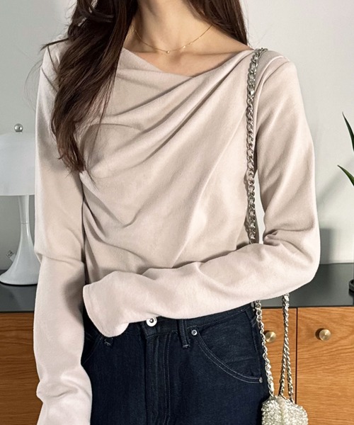 GeeRA(ジーラ)の「ドレープデザイン起毛リブカットソー(Tシャツ/カットソー・レディース・サンドグレー/オフホワイト/グレー/ブラック・MEDIUM/LARGE/X-LARGE)」の4枚目の写真