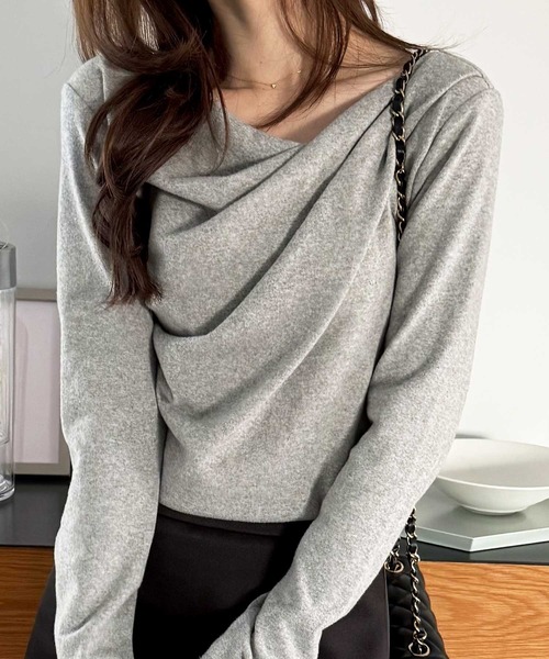 GeeRA(ジーラ)の「ドレープデザイン起毛リブカットソー(Tシャツ/カットソー・レディース・サンドグレー/オフホワイト/グレー/ブラック・MEDIUM/LARGE/X-LARGE)」の1枚目の写真