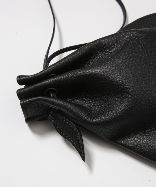 20/80（テゥエンティーエイティー）の「【20/80】トゥエンティーエイティー/ SHRINK LEATHER PEAR SHOULDER POUCH（ショルダーバッグ・レディース・ブラック/ブラウン・FREE）」の4枚目の写真