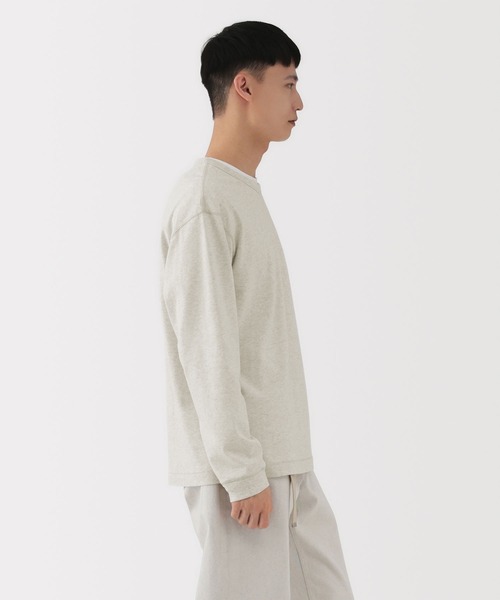 MUJI Labo（ムジラボ）の「〔MUJI Labo〕紳士　昔ながらの製法で編み立てた天竺クルーネック長袖Ｔシャツ（Tシャツ/カットソー・メンズ・ブラック/オートミール・M/L/XL）」の11枚目の写真