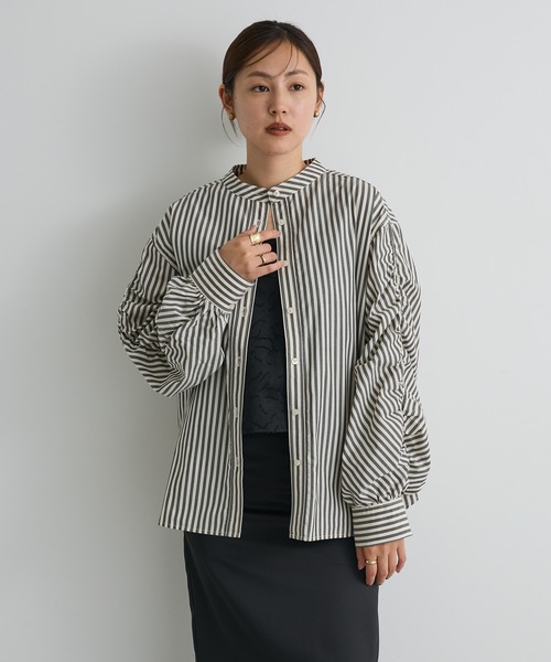 CRAFT STANDARD BOUTIQUE(クラフトスタンダードブティック)の「袖シャーリングバンドカラーシャツ◇(シャツ/ブラウス・レディース・オフホワイト/ベージュ系その他2/グレー系その他2/ブラウン系その他4/ブルー系その他4/チャコールグレー・FREE)」の14枚目の写真