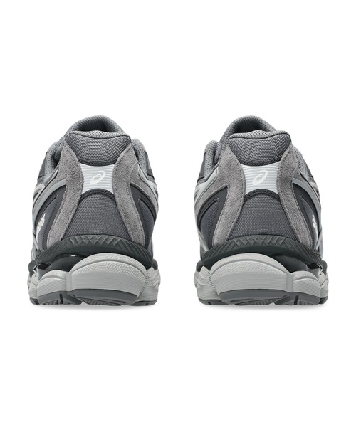 ASICS(アシックス)の「GEL-NYC 2055 / ゲルエヌワイシー 2055(スニーカー・メンズ・グレー系その他・27/23.5/26.5/23/29/28.5/24/26/27.5/24.5/25/28/25.5)」の8枚目の写真