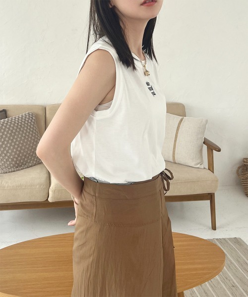 Rejoule(リジュール)の「前後2WAY ロゴ刺繍ノースリーブTシャツ(Tシャツ/カットソー・レディース・ブラック/ボルドー/オフホワイト・FREE)」の6枚目の写真
