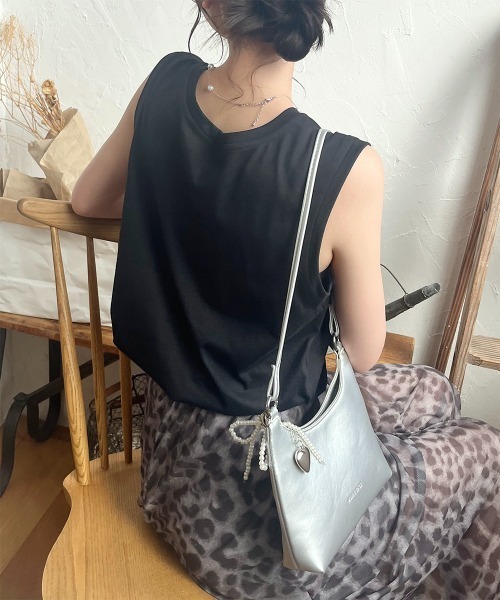 Rejoule(リジュール)の「前後2WAY ロゴ刺繍ノースリーブTシャツ(Tシャツ/カットソー・レディース・ブラック/ボルドー/オフホワイト・FREE)」の9枚目の写真