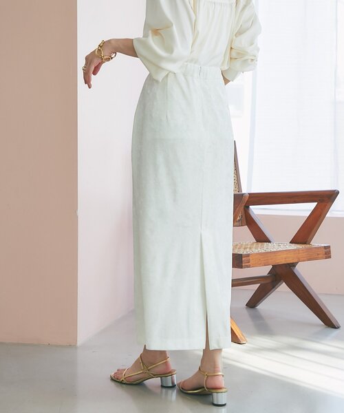 La boutique BonBon（ラブティックボンボン）の「ベロアロングナロースカート（スカート・レディース・ライトグレー/ライトベージュ/オフホワイト・38/36）」の7枚目の写真