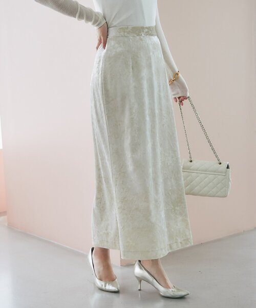 La boutique BonBon（ラブティックボンボン）の「ベロアロングナロースカート（スカート・レディース・ライトグレー/ライトベージュ/オフホワイト・38/36）」の14枚目の写真