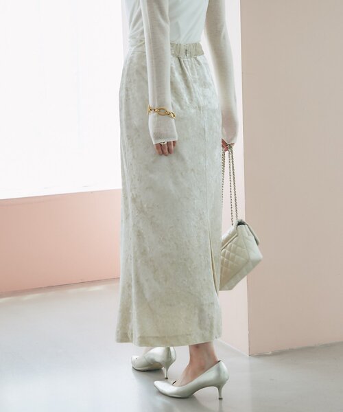La boutique BonBon（ラブティックボンボン）の「ベロアロングナロースカート（スカート・レディース・ライトグレー/ライトベージュ/オフホワイト・38/36）」の15枚目の写真