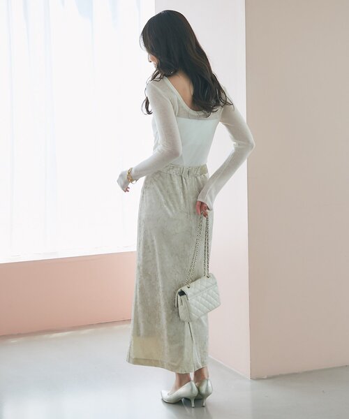 La boutique BonBon（ラブティックボンボン）の「ベロアロングナロースカート（スカート・レディース・ライトグレー/ライトベージュ/オフホワイト・38/36）」の10枚目の写真