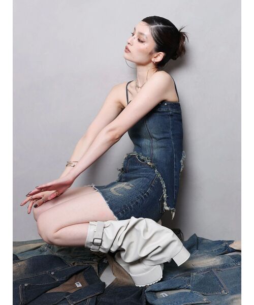 EVRIS（エヴリス）の「スタッズモチーフデニムキャミ【セットアップ着用可能】（キャミソール・レディース・ライトブルー/インディゴブルー・FREE）」の5枚目の写真