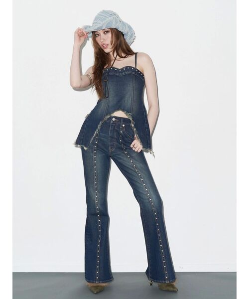 EVRIS（エヴリス）の「スタッズモチーフデニムキャミ【セットアップ着用可能】（キャミソール・レディース・ライトブルー/インディゴブルー・FREE）」の14枚目の写真