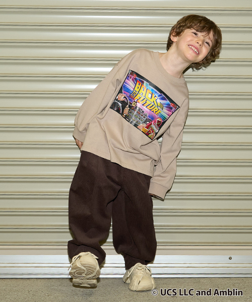 b・ROOM（ビールーム）の「【BACK TO THE FUTURE 40TH】【MNCM】【カイテキ天竺】ビッグシルエットアソートプリントTシャツ（Tシャツ/カットソー・キッズ・カーキ/ライトベージュ/ブラック・150cm/120cm/130cm/110cm/140cm）」の15枚目の写真