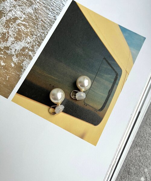 DouDou（ドゥドゥ）の「【インフルエンサーOKOCHI企画】14ｍｍパールイヤリング（ピアス（両耳用）・レディース・ゴールド・FREE）」の3枚目の写真