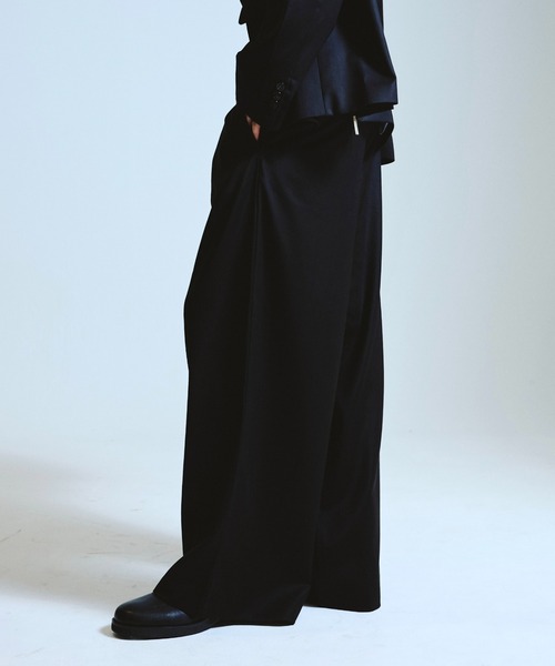 Camphor wood（カンファーウッド）の「1tuck wide baggy slacks / 1タックワイドバギースラックス(セットアップ着用可能)（スラックス・メンズ・グレー/ブラック・SMALL/MEDIUM/LARGE）」の6枚目の写真