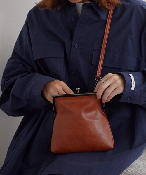 Theater code(シアターコード)の「2-Way Coin Purse Bag/2way がま口バッグ 2026年 夏 夏服メンズ(ショルダーバッグ・メンズ・ブラック/ブラウン/レッド・FREE)」の2枚目の写真